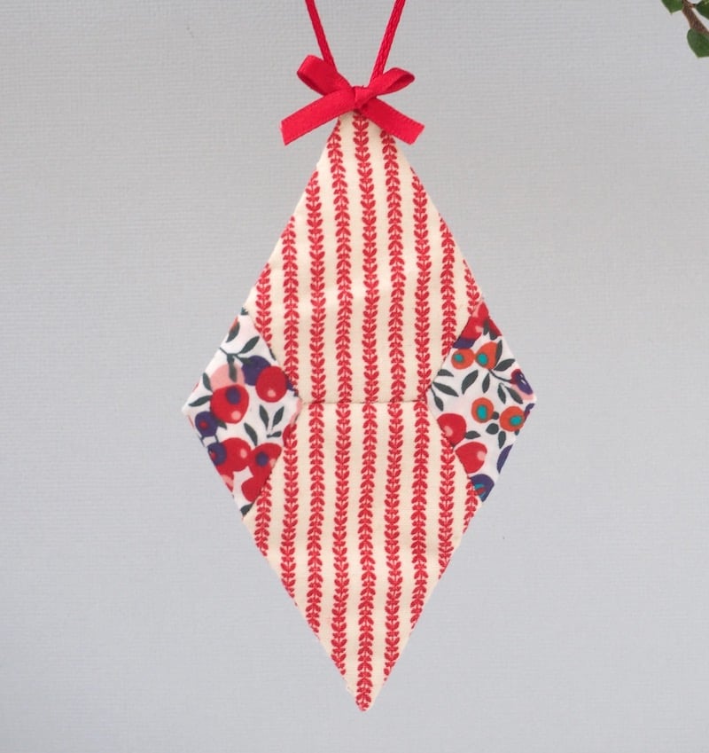 Christmas Tree Trinkets Ornaments Pattern & Kit