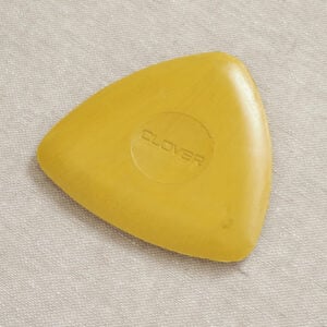 Clover Tailors Chalk, Yellow Triangle - Image 2